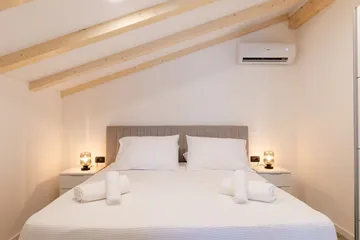 One-Bedroom Apartment in Mali Lošinj with Balcony