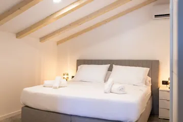 One-Bedroom Apartment in Mali Lošinj with Balcony