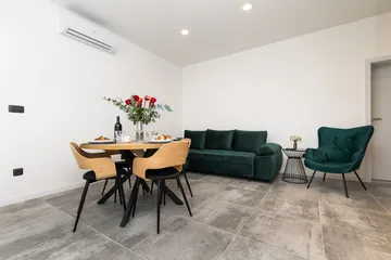 One-Bedroom Apartment in Mali Lošinj with Balcony