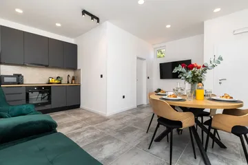 One-Bedroom Apartment in Mali Lošinj with Balcony