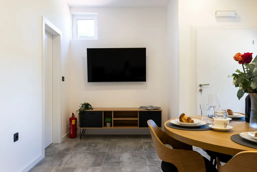 One-Bedroom Apartment in Mali Lošinj with Balcony