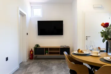 One-Bedroom Apartment in Mali Lošinj with Balcony