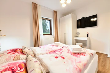 Two-Bedroom Apartment in Rakovica for 5 Guests