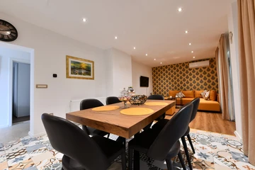 Two-Bedroom Apartment in Rakovica for 5 Guests