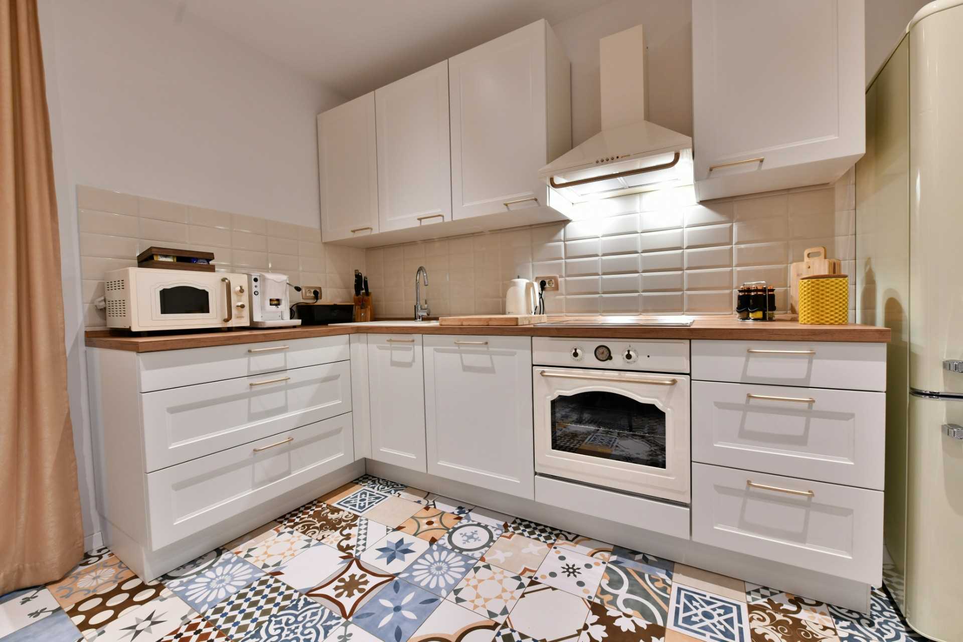 Peaceful Garden Apartment with Terrace and Barbecue