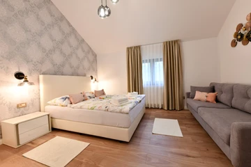 Rakovica 2-Bedroom Apartment with Hot Tub