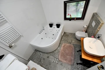 Rakovica 2-Bedroom Apartment with Hot Tub