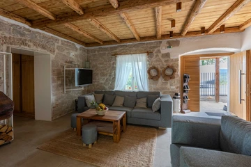 4-Bedroom Villa in Žudetići (Up to 8 Guests)