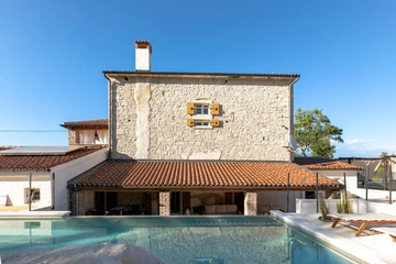 4-Bedroom Villa in Žudetići (Up to 8 Guests)