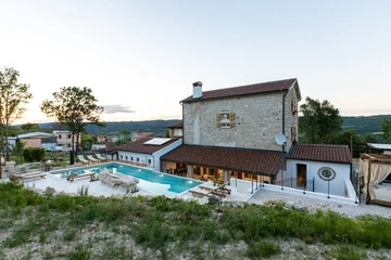 4-Bedroom Villa in Žudetići (Up to 8 Guests)