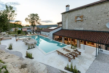 4-Bedroom Villa in Žudetići (Up to 8 Guests)