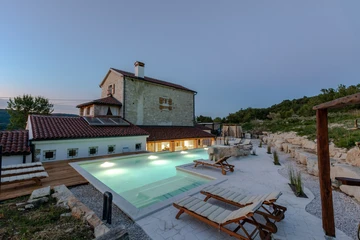 4-Bedroom Villa in Žudetići (Up to 8 Guests)