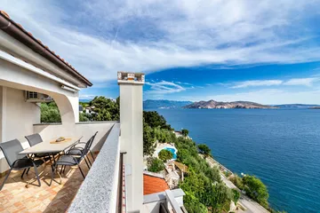 Sea-View Apartment with 1 Bedroom in Baška