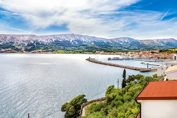 Sea-View Apartment with 1 Bedroom in Baška
