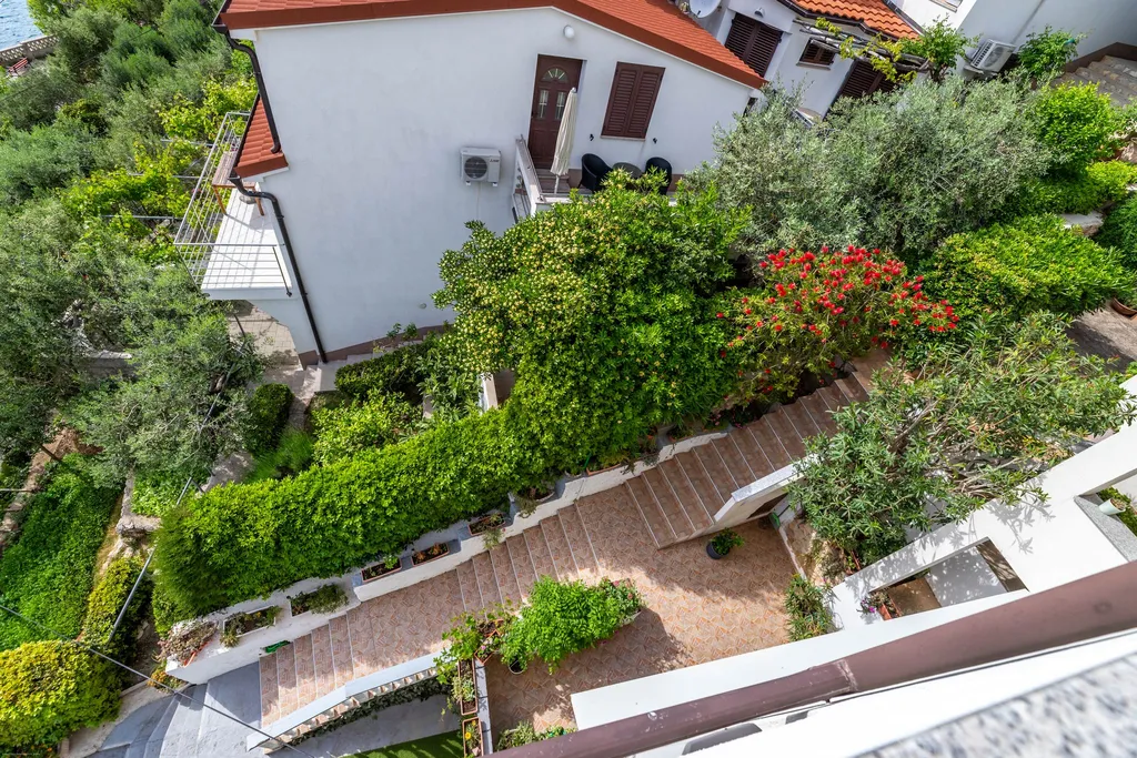Sea-View Apartment with 1 Bedroom in Baška