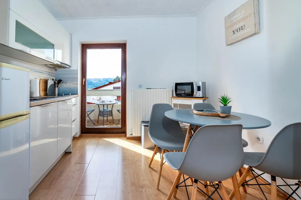 Sea-View Apartment with 1 Bedroom in Baška