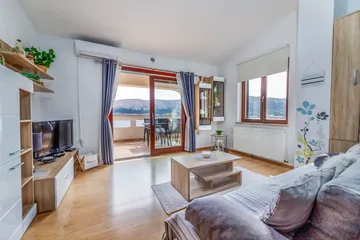 Sea-View Apartment with 1 Bedroom in Baška