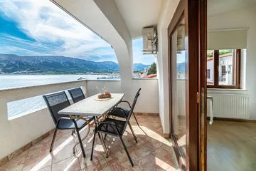 Sea-View Apartment with 1 Bedroom in Baška