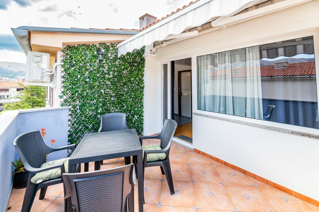 1-Bedroom Apartment with Parking in Baška