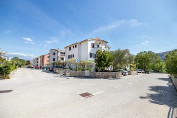 1-Bedroom Apartment with Parking in Baška