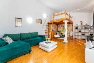 1-Bedroom Apartment with Parking in Baška