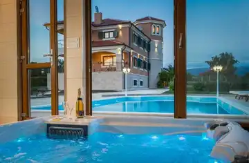 Ružić Villa for Up to 10 Guests