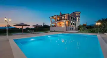 Ružić Villa for Up to 10 Guests