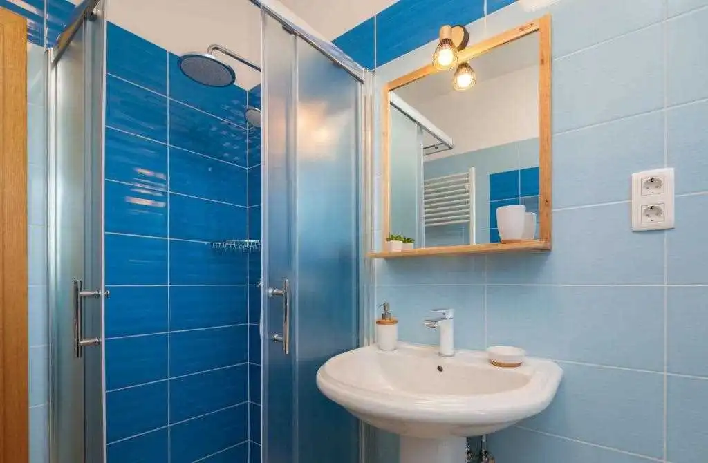 Ružić Villa for Up to 10 Guests