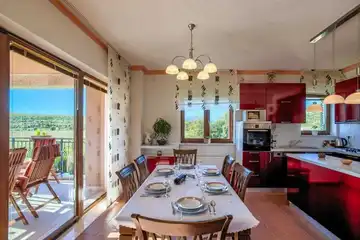 Ružić Villa for Up to 10 Guests