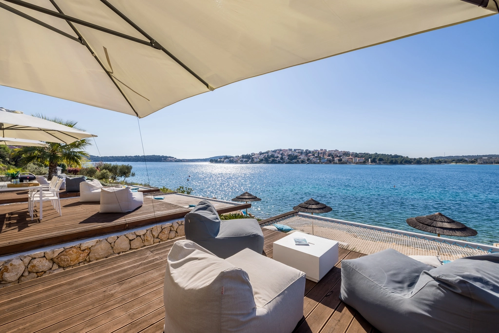 3-Bedroom Villa with Private Heated Pool in Zatoglav