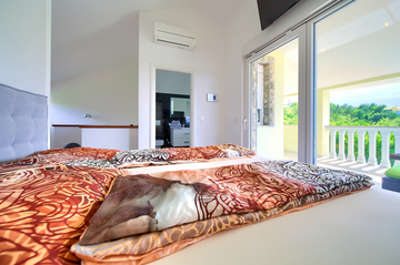 Villa with Heated Pool and Sea Views in Klimno