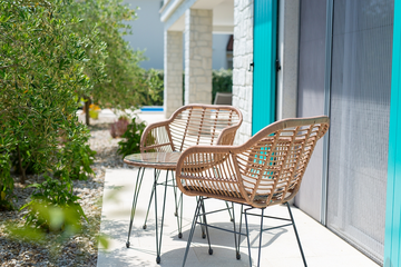 Barrier-Free 3-Bedroom Villa with Heated Pool, Rasopasno