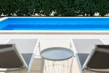 Barrier-Free 3-Bedroom Villa with Heated Pool, Rasopasno