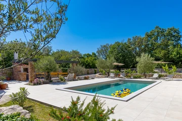 4-Bedroom Villa in Kras (Krk) for Up to 10