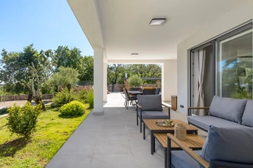 4-Bedroom Villa in Kras (Krk) for Up to 10