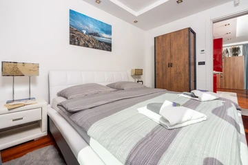 Malinska Apartment for Up to 5 Guests with Terraces