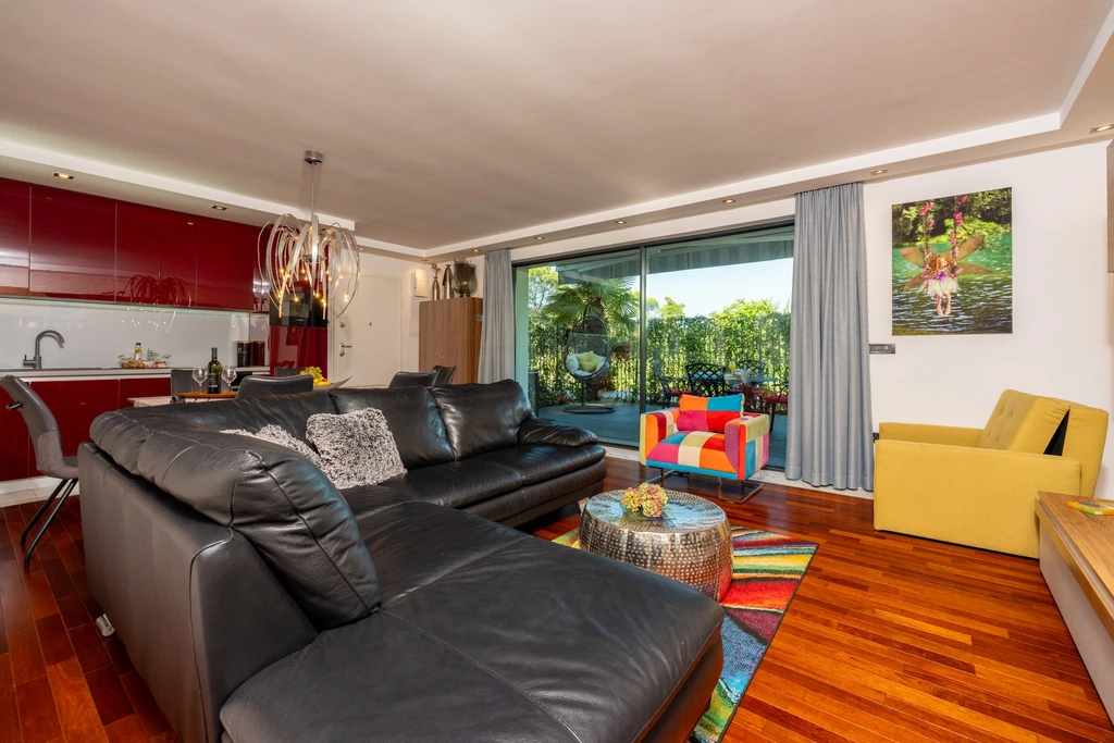 Malinska Apartment for Up to 5 Guests with Terraces