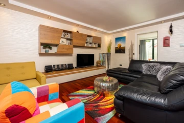 Malinska Apartment for Up to 5 Guests with Terraces