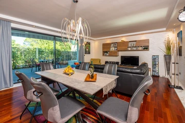 Malinska Apartment for Up to 5 Guests with Terraces