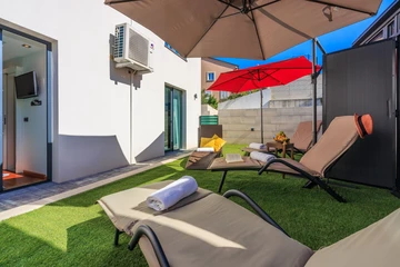 Malinska Apartment for Up to 5 Guests with Terraces