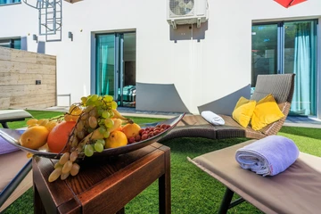 Malinska Apartment for Up to 5 Guests with Terraces