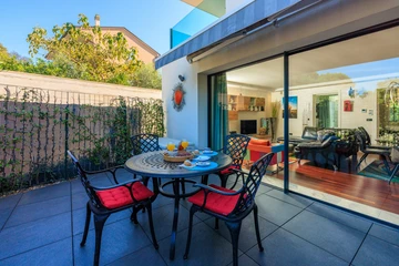 Malinska Apartment for Up to 5 Guests with Terraces