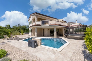 5-Bedroom Villa in Milohnići (Krk) for 10 Guests