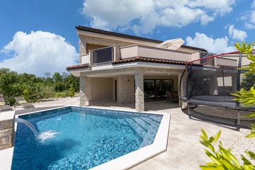 5-Bedroom Villa in Milohnići (Krk) for 10 Guests
