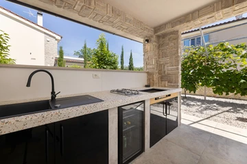 5-Bedroom Villa in Milohnići (Krk) for 10 Guests