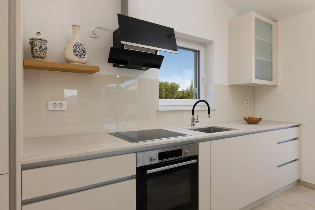 5-Bedroom Villa in Milohnići (Krk) for 10 Guests