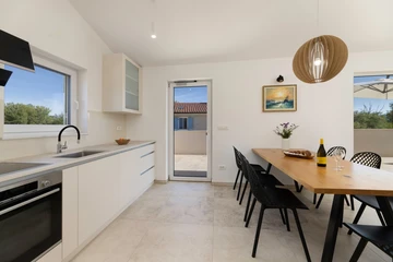 5-Bedroom Villa in Milohnići (Krk) for 10 Guests