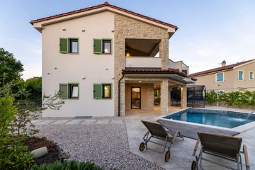 5-Bedroom Villa in Milohnići (Krk) for 10 Guests