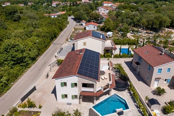 5-Bedroom Villa in Milohnići (Krk) for 10 Guests