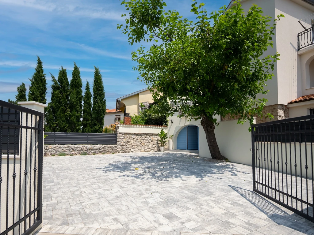2-Bedroom Villa in Žgombići (Krk) for 6 Guests